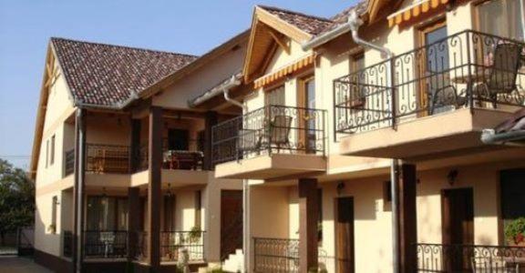Mediterran Apartman Es Vendeghaz Hajdúszoboszló Εξωτερικό φωτογραφία