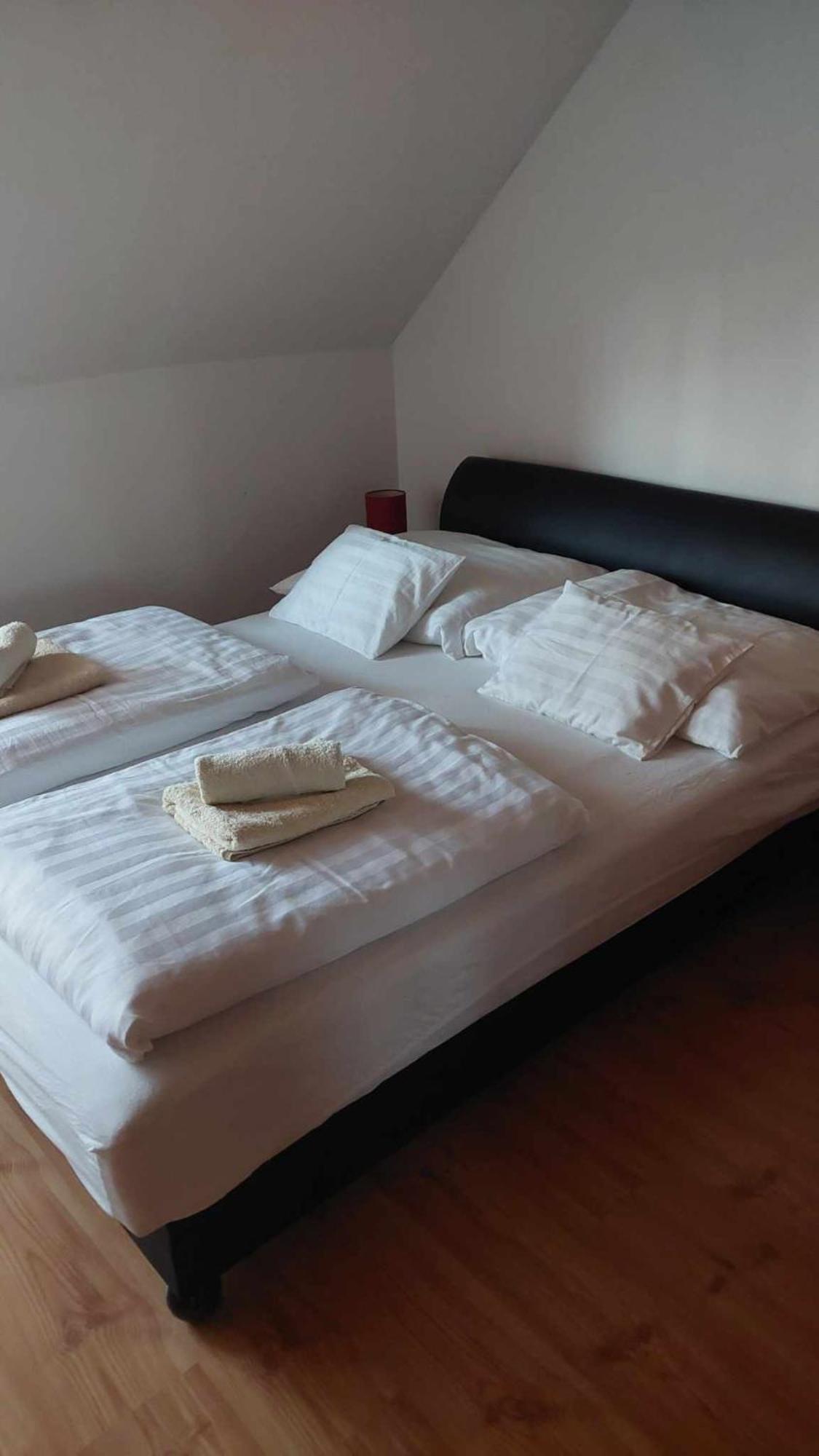Mediterran Apartman Es Vendeghaz Hajdúszoboszló Εξωτερικό φωτογραφία